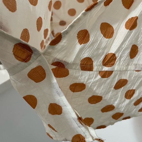 MNG Mango Open front White w rust
Polka dots puffy sleeve Camisole Blouse 10 - Picture 6 of 8